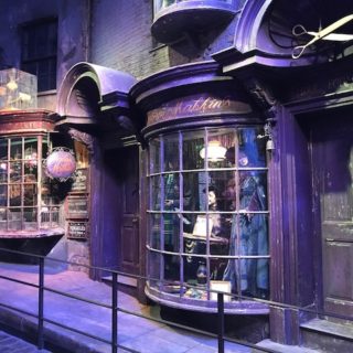 ノクターン横丁 夜の闇横丁とは 英語とお店とスタッフ一覧 ハリーポッター ハリポタ ポッターポータル Potterportal