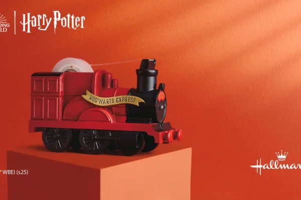 All characters and elements © & ™ Warner Bros. Entertainment Inc. Publishing Rights © JKR. (s25)