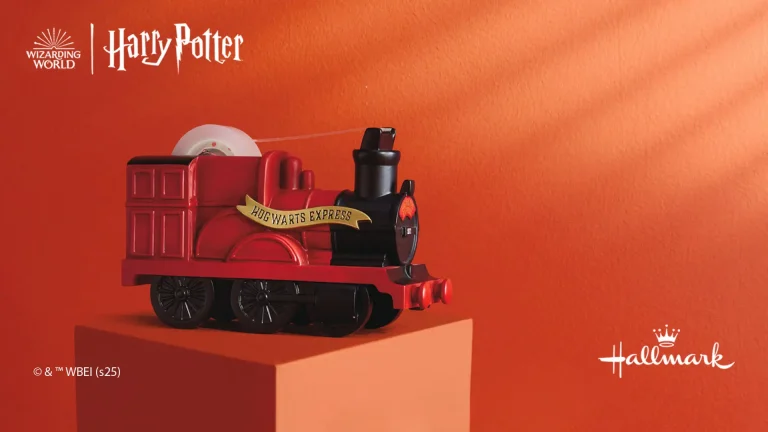 All characters and elements © & ™ Warner Bros. Entertainment Inc. Publishing Rights © JKR. (s25)