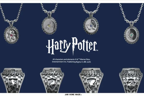 All characters and elements (c) & Warner Bros. Entertainment Inc. Publishing Rights (c) JKR. (s25)