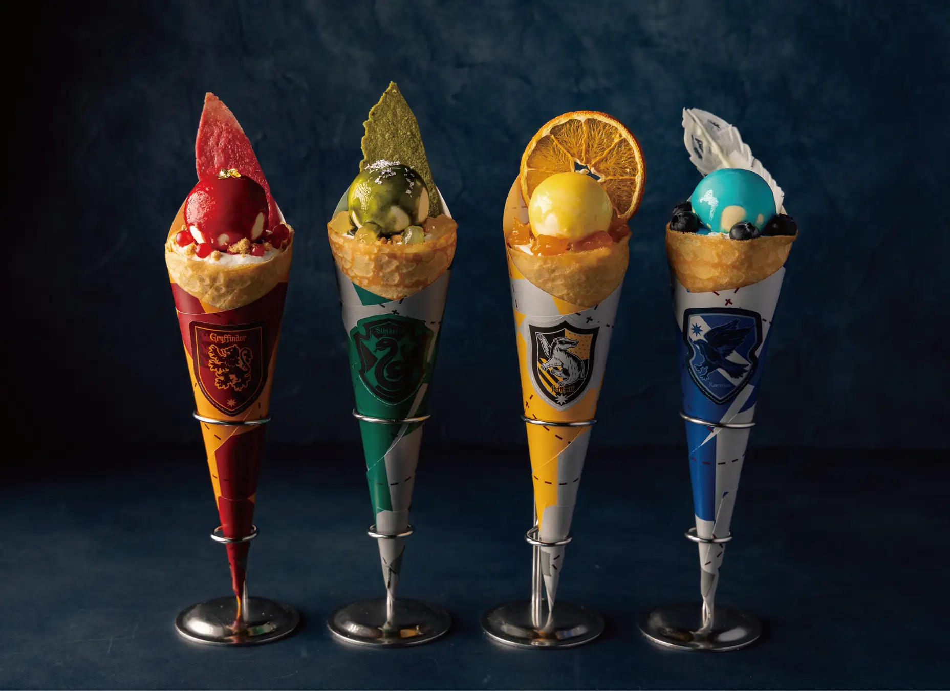 All characters and elements (c) & Warner Bros. Entertainment Inc. Publishing Rights (c) JKR. (s25)