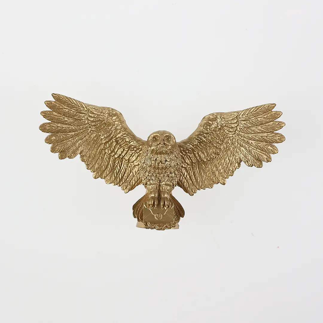 All characters and elements (c) & Warner Bros. Entertainment Inc. Publishing Rights (c) JKR. (s25)