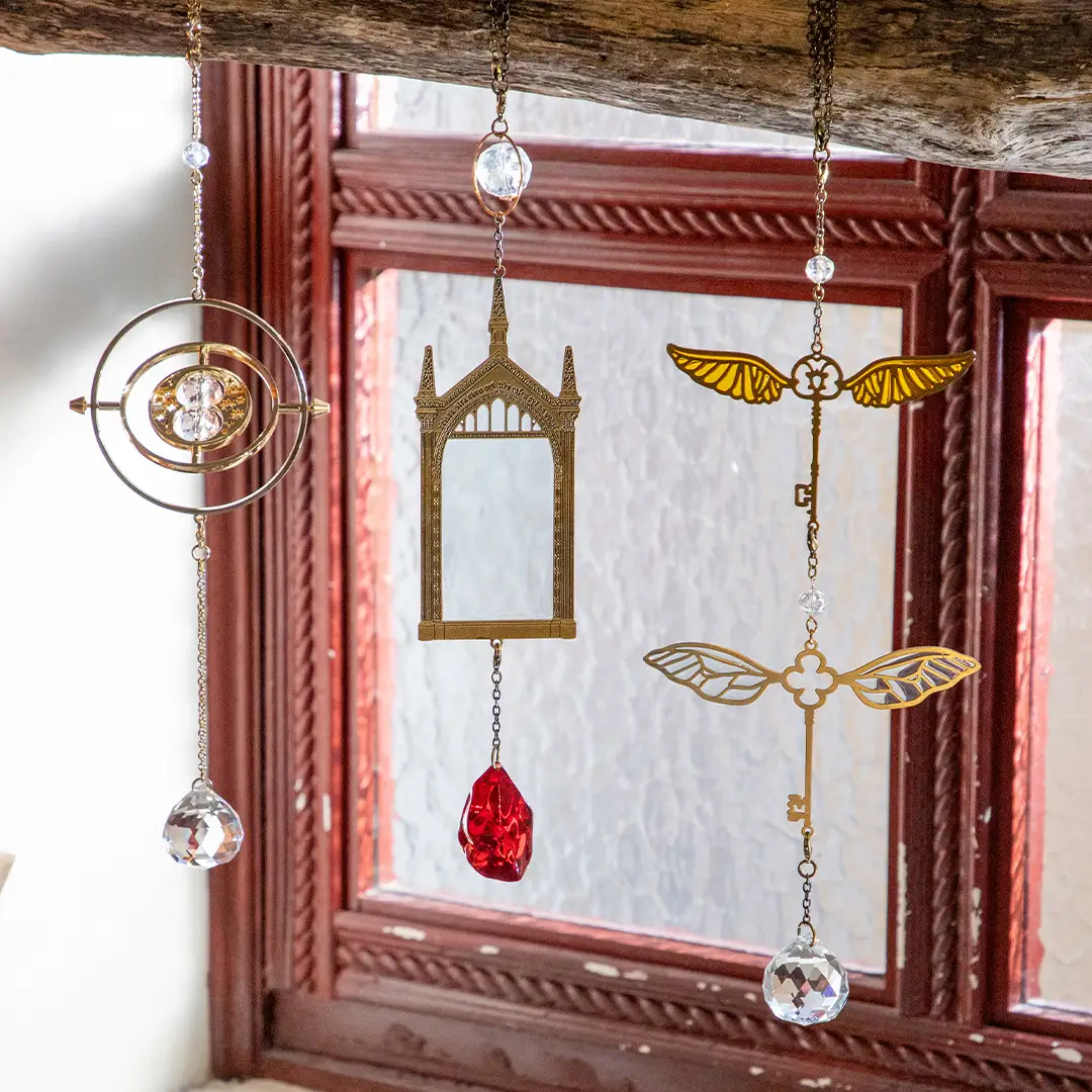 All characters and elements (c) & Warner Bros. Entertainment Inc. Publishing Rights (c) JKR. (s25)