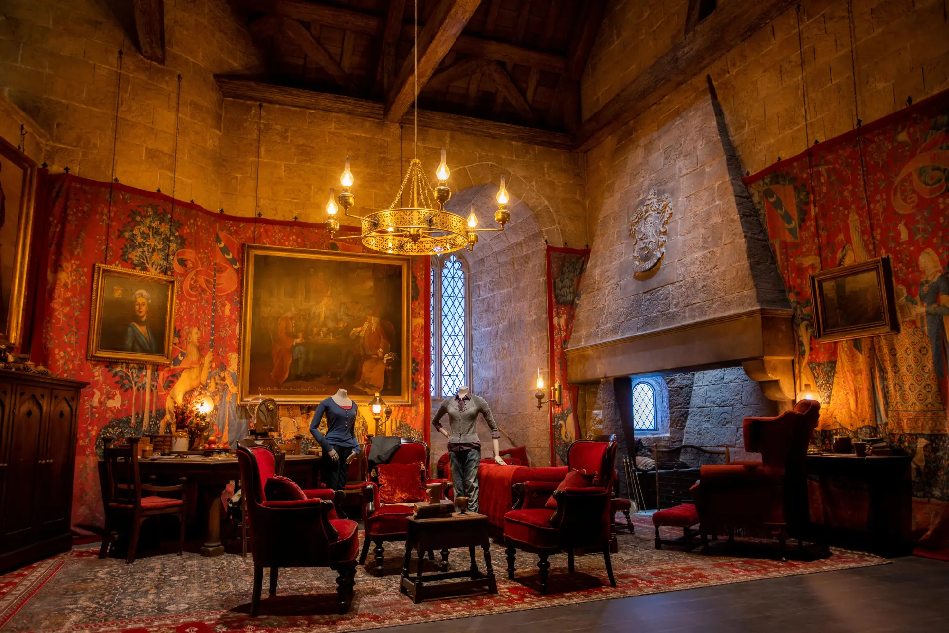 All characters and elements © & ™ Warner Bros. Entertainment Inc.WBSHIELD: © & ™ WBEI. Publishing Rights © JKR.