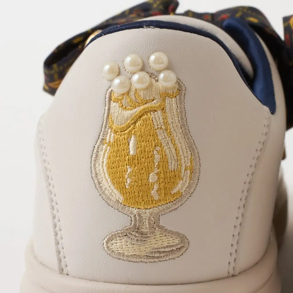 All characters and elements © & ™ Warner Bros. Entertainment Inc.Publishing Rights © JKR. (s26)