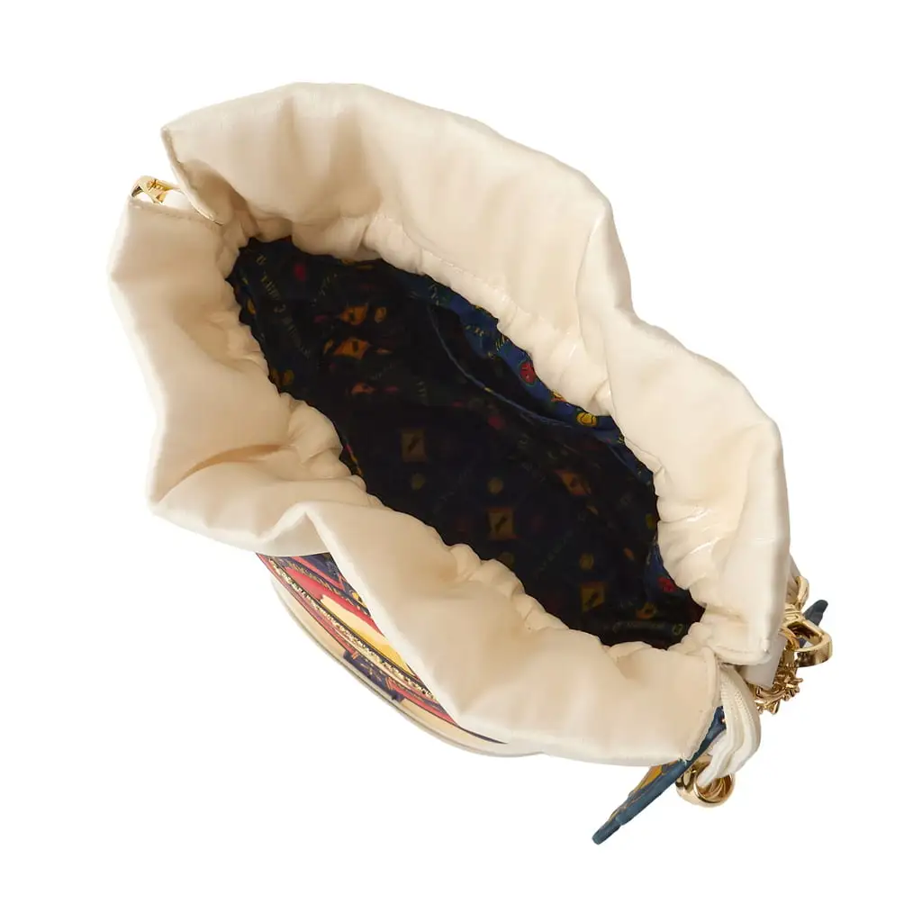 All characters and elements © & ™ Warner Bros. Entertainment Inc.Publishing Rights © JKR. (s26)