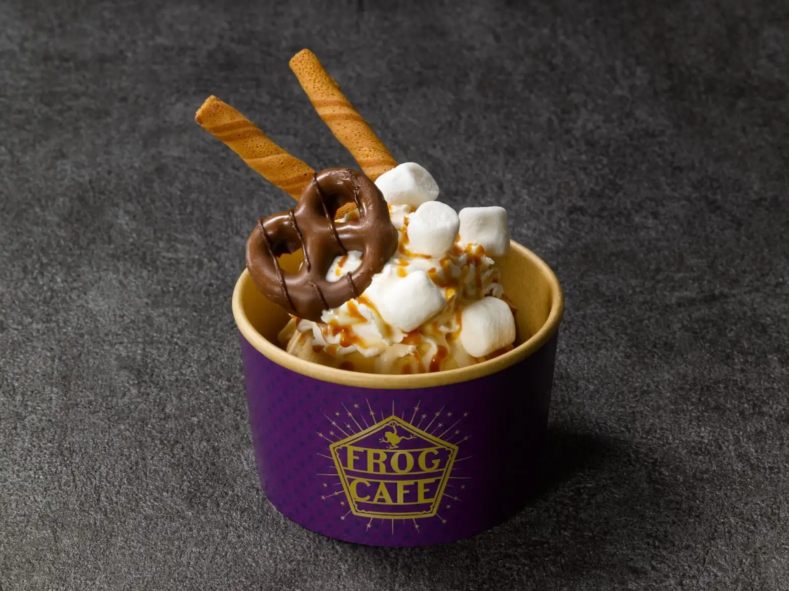 All characters and elements © & ™ Warner Bros. Entertainment Inc. Publishing Rights © JKR. (s26)