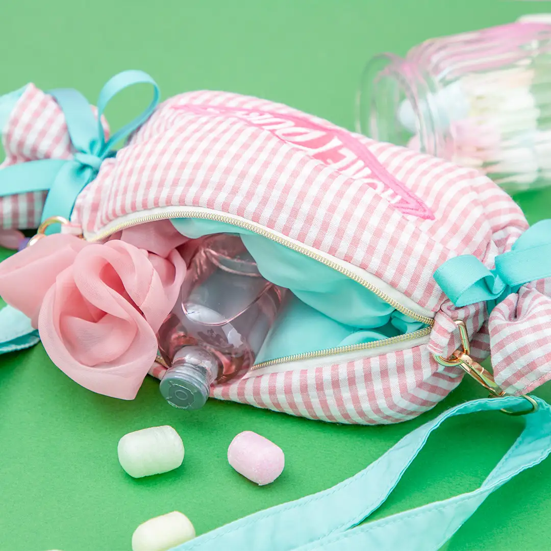 All characters and elements © & ™ Warner Bros. Entertainment Inc. Publishing Rights © JKR. (s26)