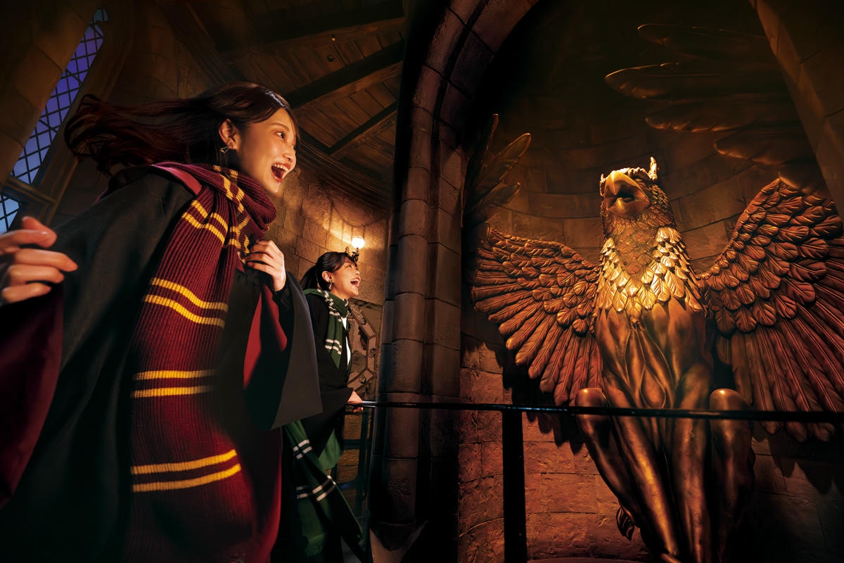 All characters and elements © & ™ Warner Bros. Entertainment Inc. Publishing Rights © JKR. (s26)
