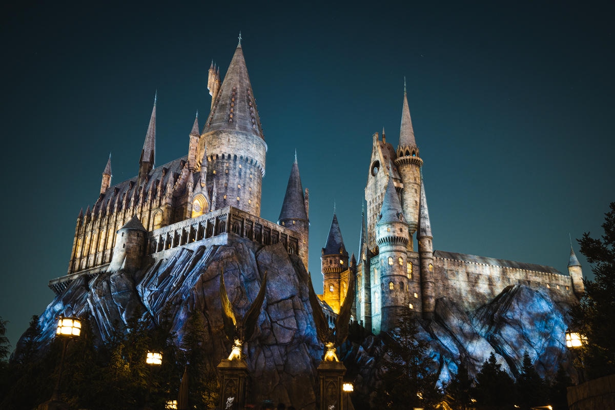 All characters and elements © & ™ Warner Bros. Entertainment Inc. Publishing Rights © JKR. (s26)