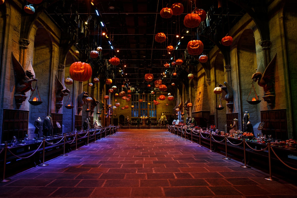 All characters and elements © & ™ Warner Bros. Entertainment Inc. Publishing Rights © JKR. (s26)