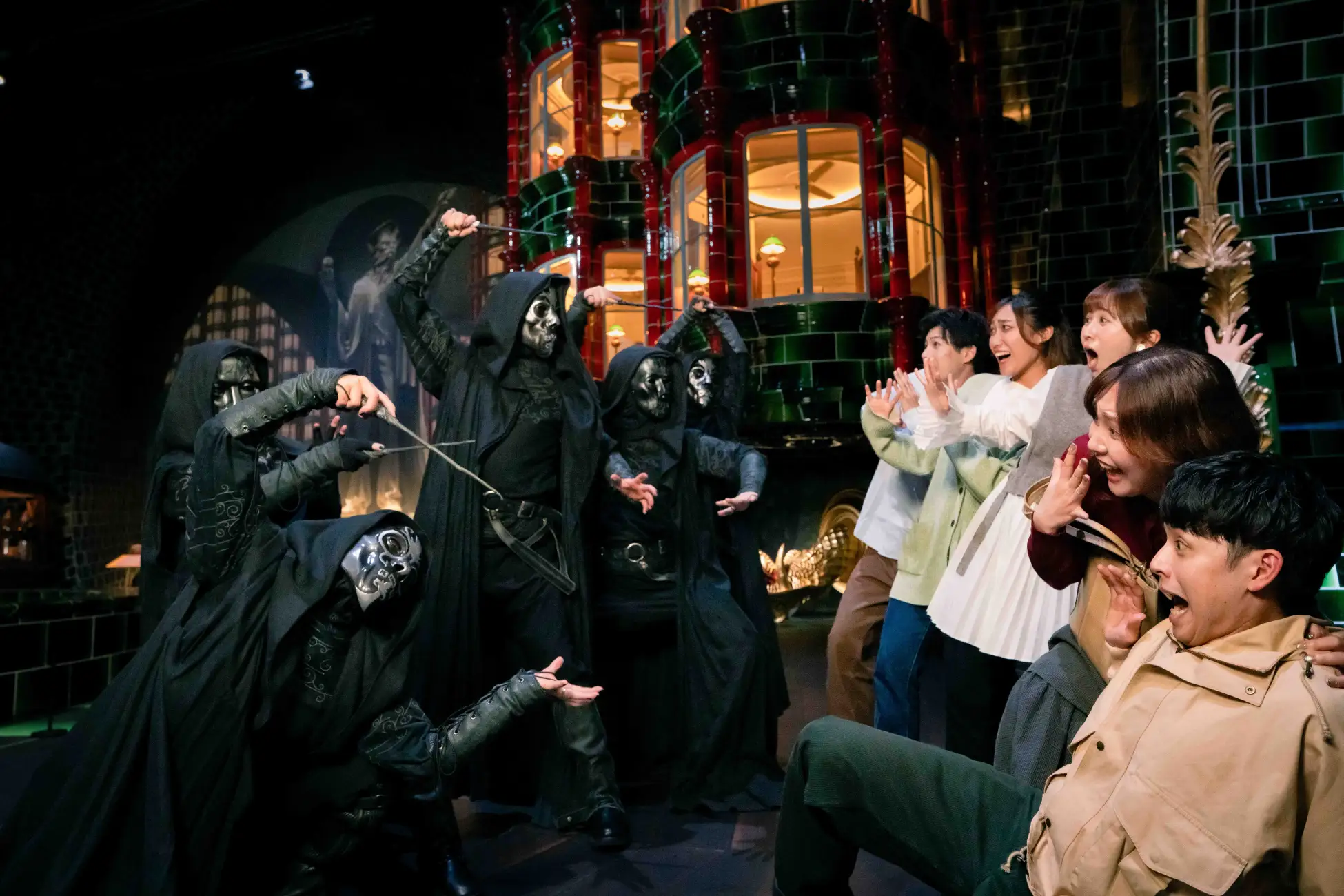 All characters and elements © & ™ Warner Bros. Entertainment Inc. Publishing Rights © JKR. (s26)