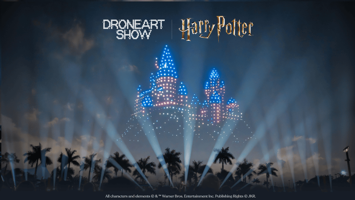 DroneArt Show: Harry Potter. All characters and elements © & ™ Warner Bros. Entertainment Inc. Publishing Rights © JKR. (s26)